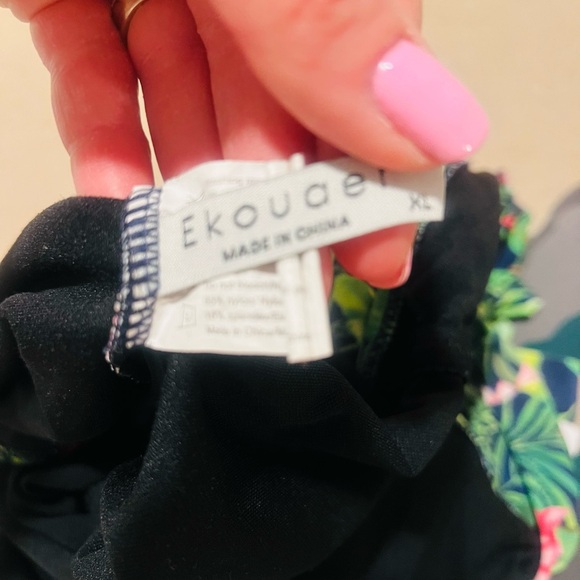 Tropical Floral One Piece Swimsuit - Picture 4 of 5